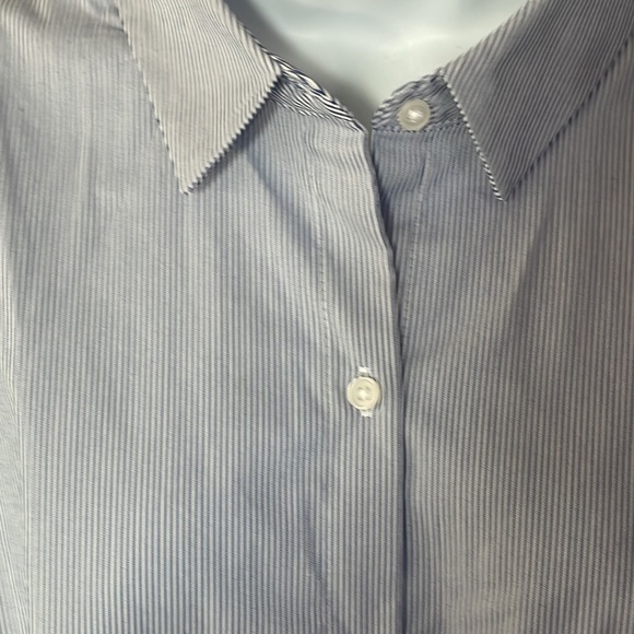 NWOT blue pin stripe button down blouse size large - Picture 3 of 5